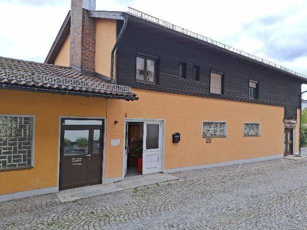 Stadthaus mit Wohnung und Nutzfläche im EG in interessanter Stadtlage, 94227 Zwiesel