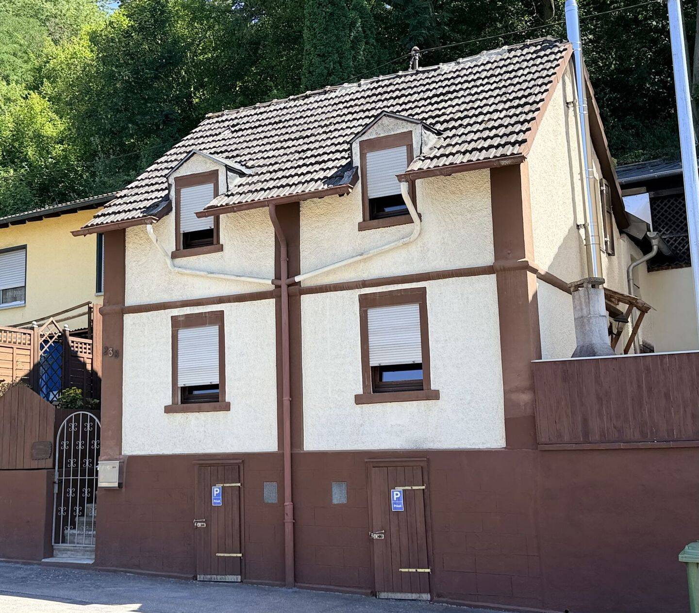 Sofort bezugsfrei: Freistehendes kleines Einfamilienhaus mit vielseitigem Anbau in Neuwied-Oberbieber!, 56566 Neuwied