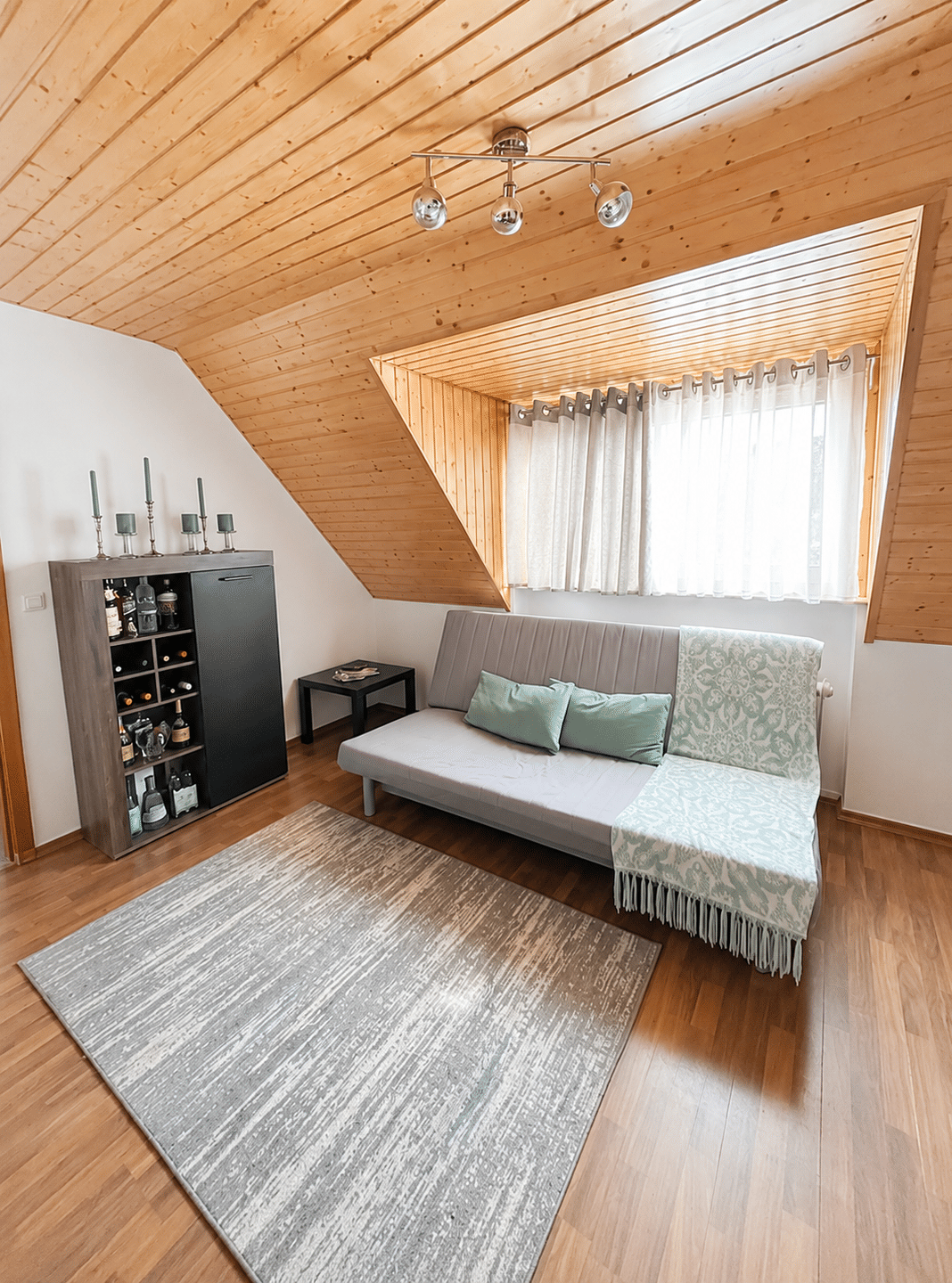 Dachgeschoss-Apartment in gefragter Lage Kassel – Vorderer Westen, 34119 Kassel (Mitte West)