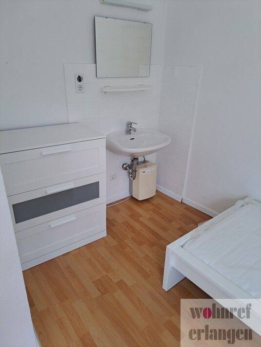 WG Zimmer im Herzen Erlangens, 91054 Erlangen (Burgberg Erlangen-Nord Erlangen-Ost Innenstadt Sieglitzhof)