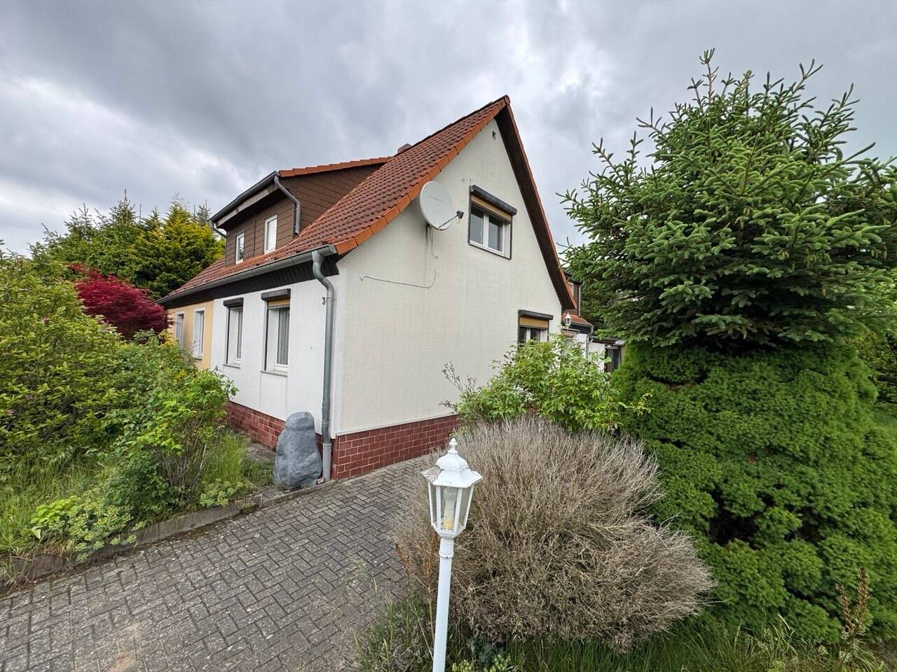 Bestandsdoppelhaushälfte auf 1058qm Grundstück in ruhiger Gegend von Magdeburg, 39120 Magdeburg (Beyendorf-Sohlen Beyendorfer Grund Hopfengarten Leipziger Str.)
