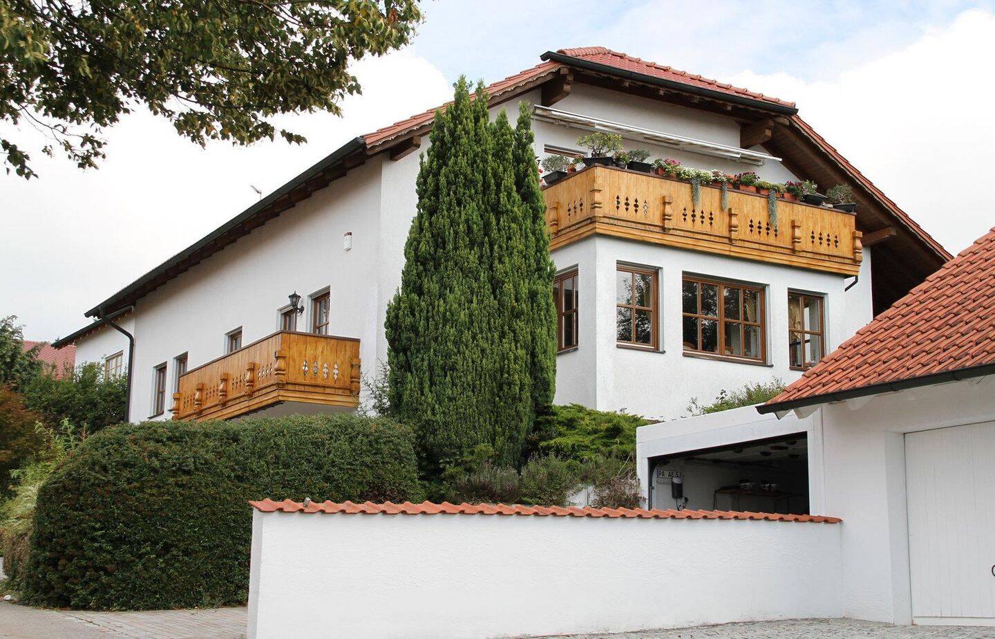 Traumwohnung m. Garten in bester Wohnlage Ende Sackgasse mit Blick in die Alpen mit PV Anlage, 94086 Bad Griesbach i. Rottal