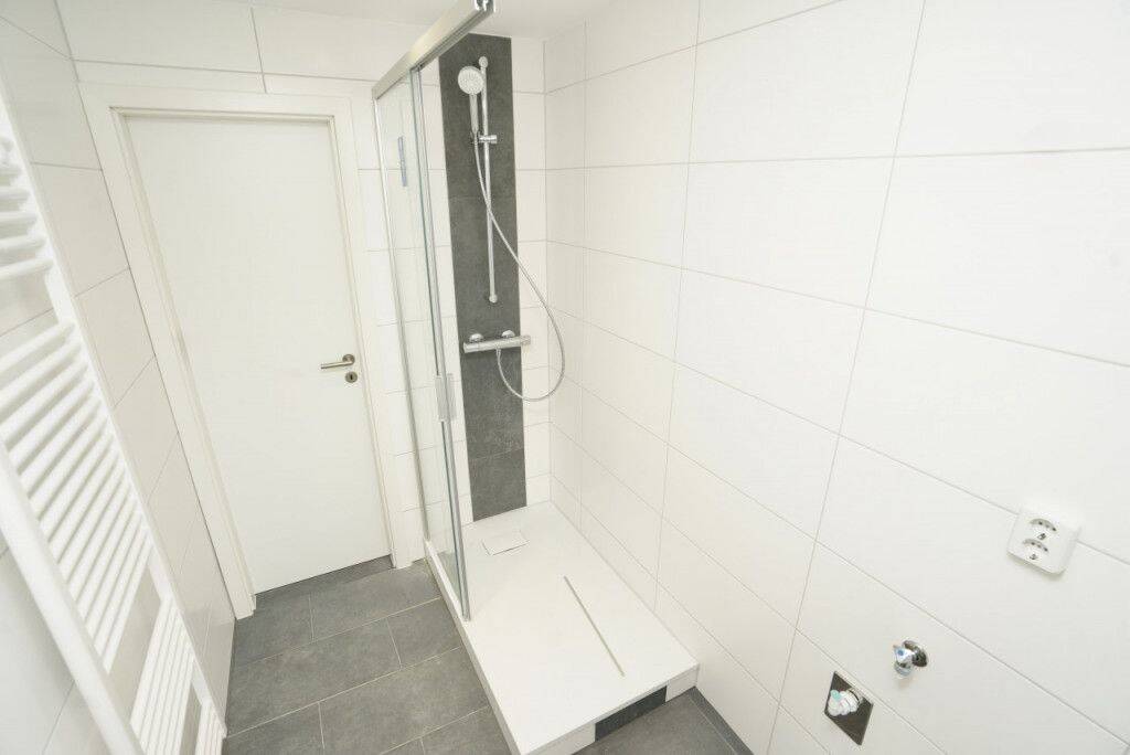 EBK / Walk-in-Dusche / Zentrumsnah, 9126 Chemnitz (Altchemnitz Bernsdorf Gablenz Lutherviertel Sonnenberg)