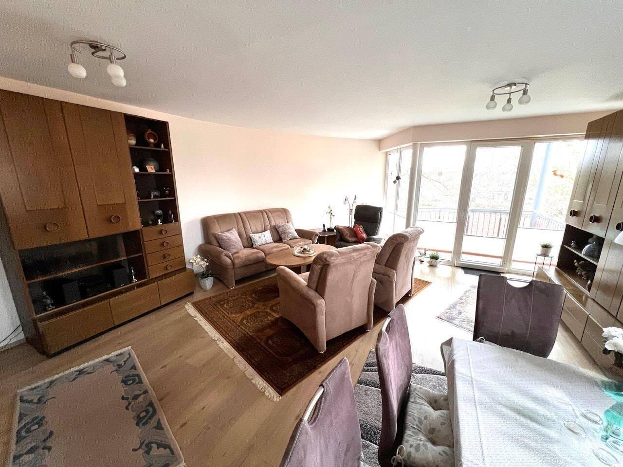 4-Zimmer-Wohnung mit Süd-Balkon in zentraler Lage in Himmelsthür, 31137 Hildesheim