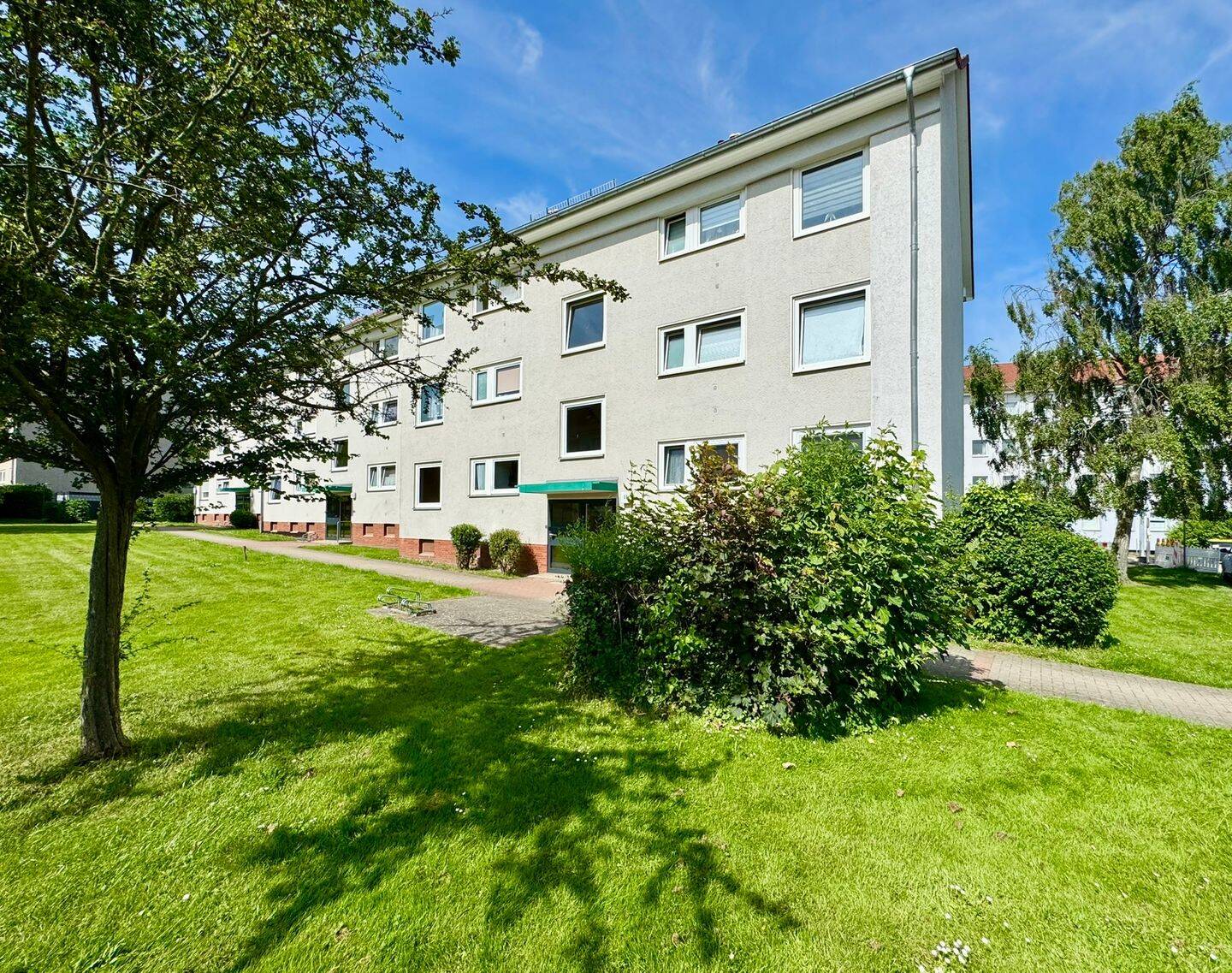 Schöne 3-Zimmerwohnung mit Loggia auf Erbpachtgrundstück, 30890 Barsinghausen