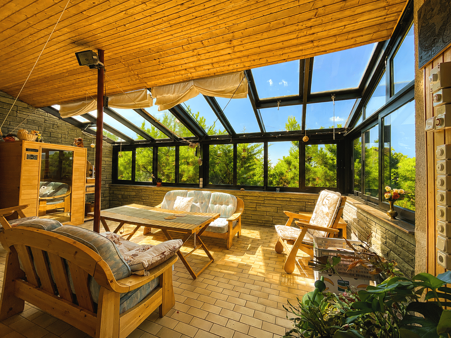 Großzügiges Wohnhaus mit Wintergarten und parkähnlichem Garten in Baunatal-Altenritte, 34225 Baunatal