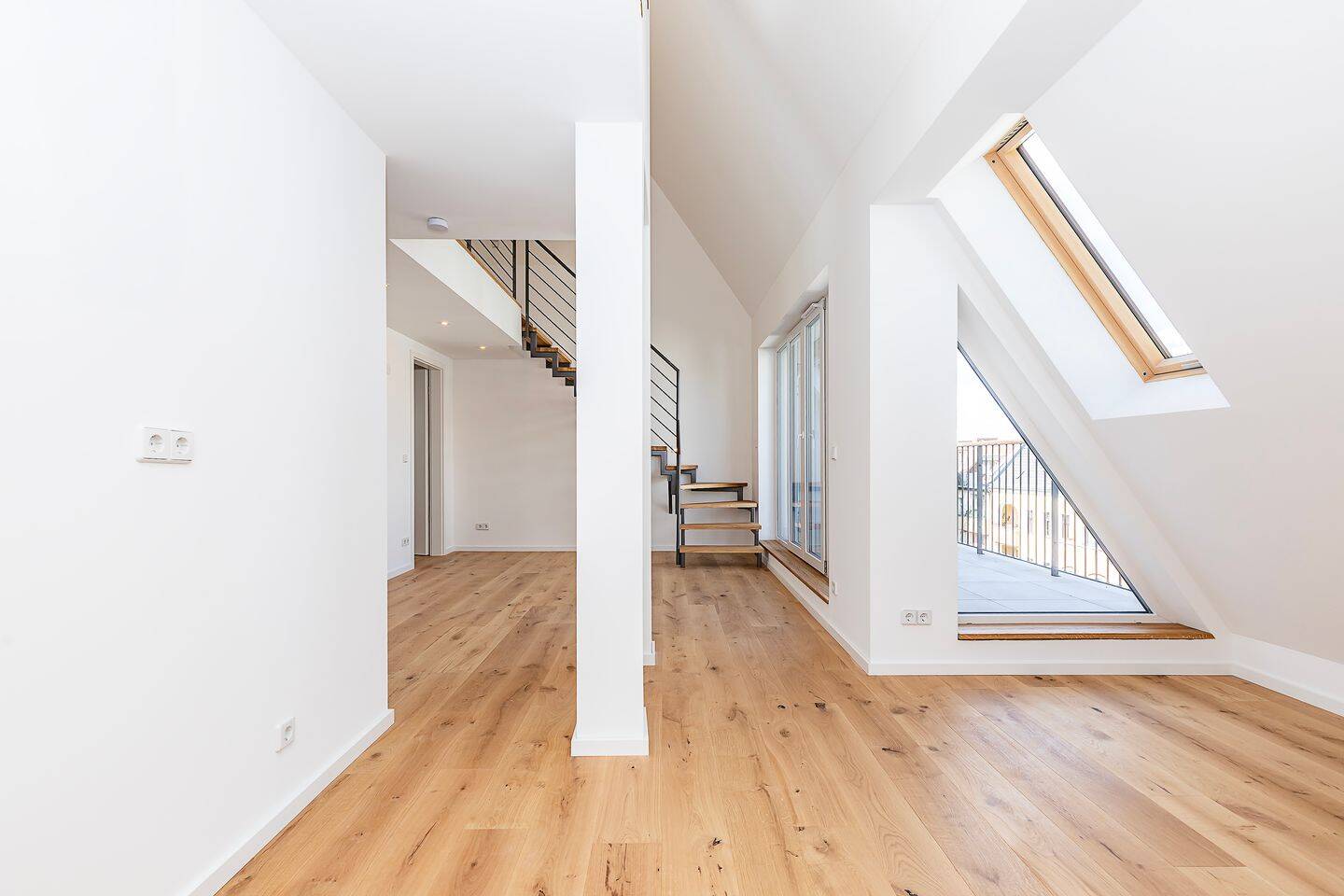 First occupancy: top-floor maisonette with two terraces, 13347 Berlin (Mitte Gesundbrunnen Wedding)