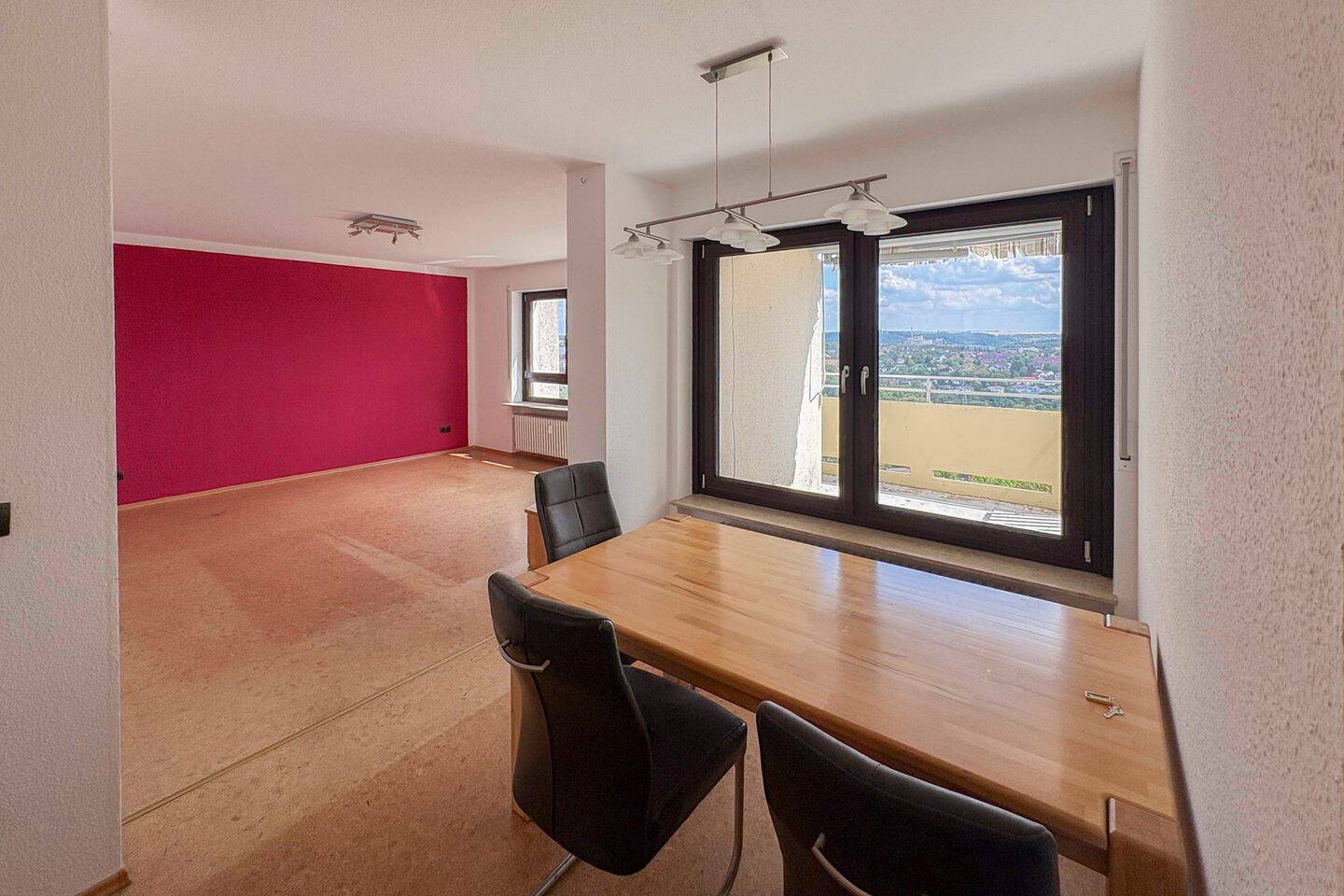 3,5-Zimmer-Wohnung mit Traum-Ausblick, großem Balkon & TG-Stellplatz, 97076 Würzburg (Grombühl Lengfeld)