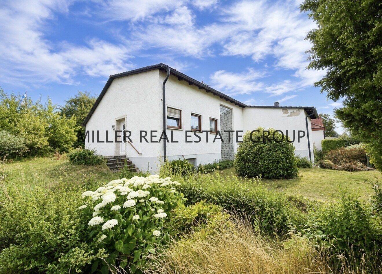 Einfamilienhaus in Ingolstadt-Pettenhofen – großes Grundstück, Garten, Garage & Entwicklungspotenzial!, 85049 Ingolstadt