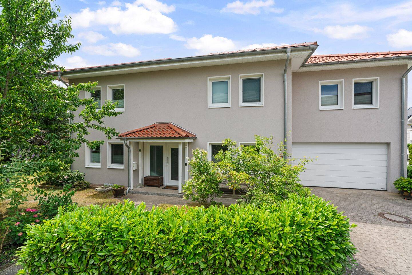 Bremen – Horn | Schönes, modernes 7-Zimmer-Einfamilienhaus mit Terrasse & Garten, Garage sowie tollen Details, 28359 Bremen (Horn Lehe)