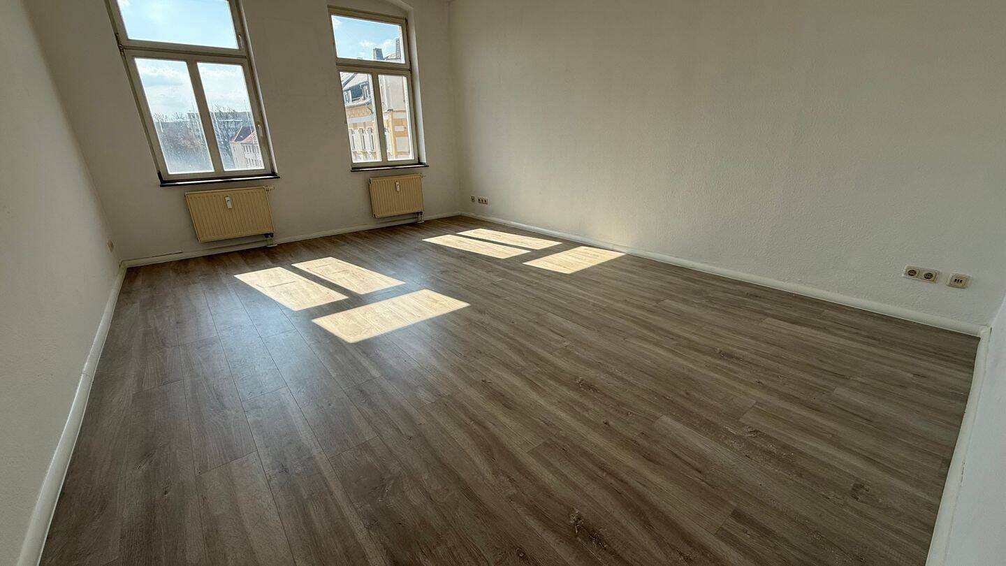Alles NEU!!! 3. OG + Aufzug + großer Balkon + 2er-WG-gerecht !, 9126 Chemnitz (Altchemnitz Bernsdorf Gablenz Lutherviertel Sonnenberg)