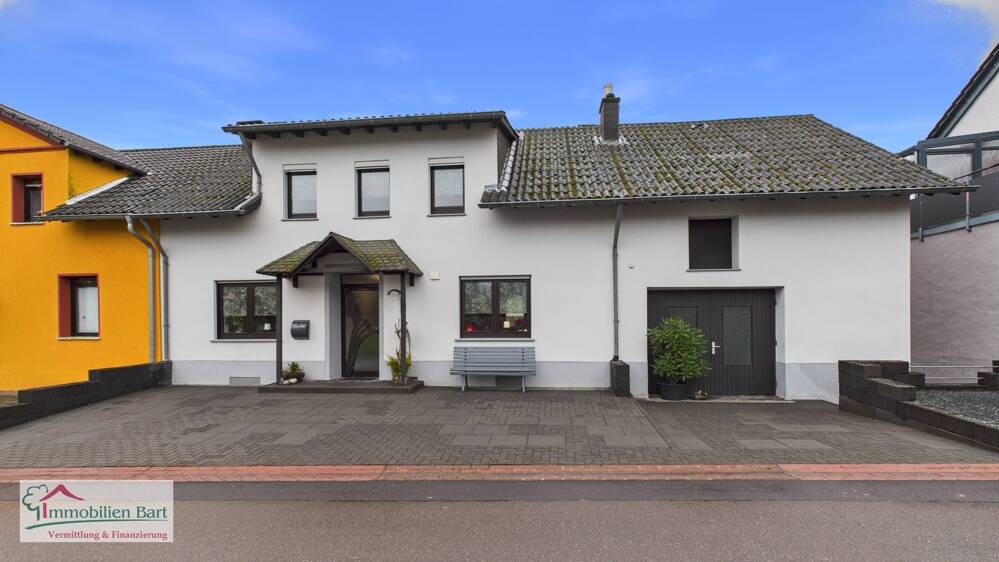 METTLACH-NOHN: 5 SCHLAFZIMMER / MEHRGENERATIONEN-WOHNEN MÖGLICH / GARAGE / GARTEN!, 66693 Mettlach
