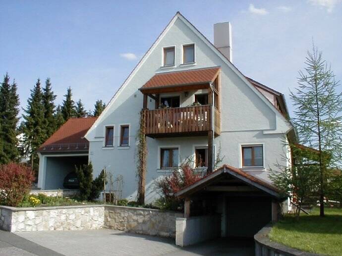 4,5 Zimmer, Balkon,100m² 1+2.OG in Neuhaus, 91284 Neuhaus a.d. Pegnitz