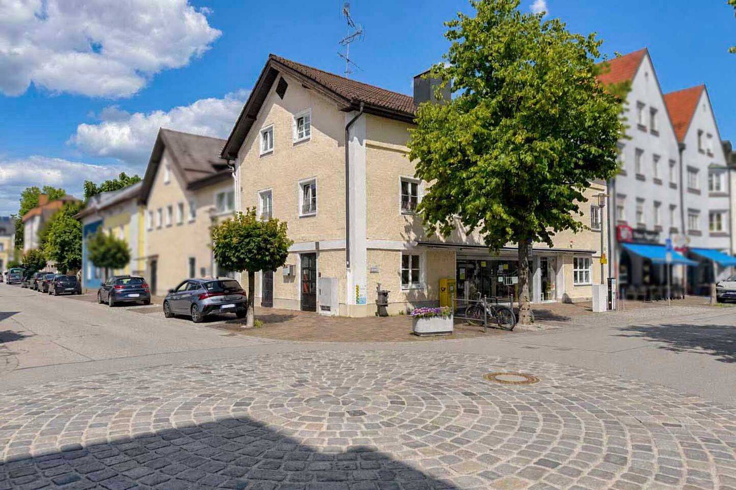 Besondere 4-Zimmer-Wohnung mit offenem Wohnkonzept und Innenhofterrasse, 83059 Kolbermoor