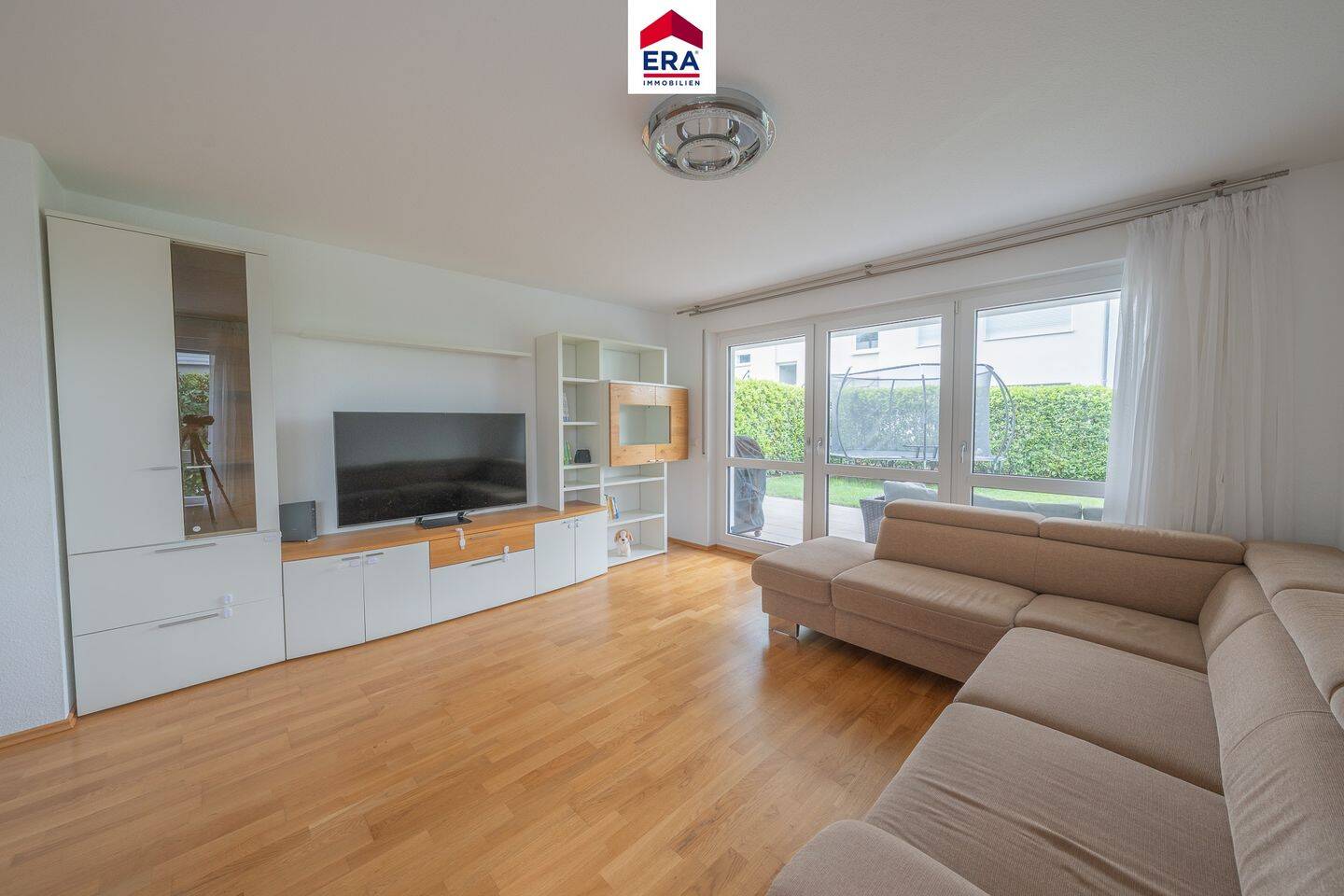 Freie Gartenwohnung mit 4,5 Zimmer in Sachsenheim, barrierefrei plus TG-Stellplatz, 74343 Sachsenheim