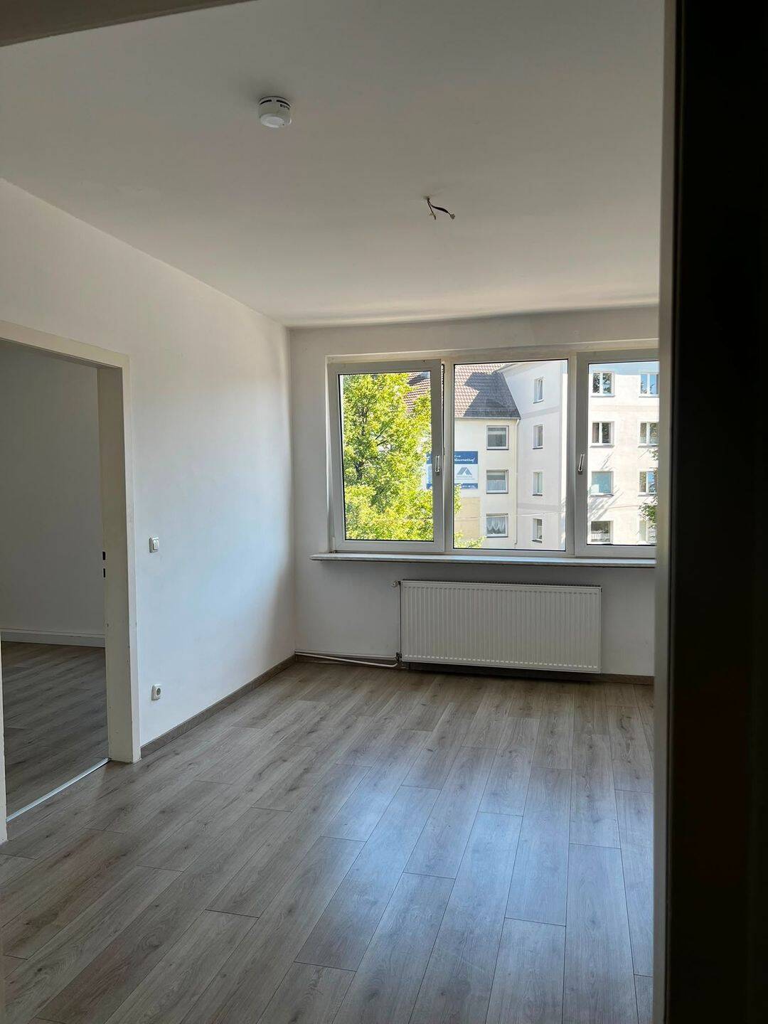 Ruhige 2-Zimmer-Wohnung im 2. Stock mit Blick ins Grüne in Solingen, Entenpfuhl, 42651 Solingen (Gräfrath Solingen-Mitte)