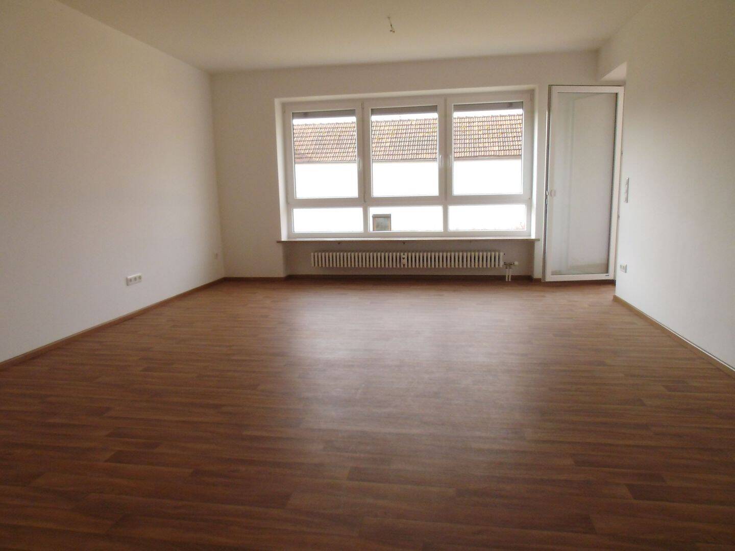 Helle, großzügige 4-Zimmer-EG-Wohnung in ruhiger Lage, 84149 Velden