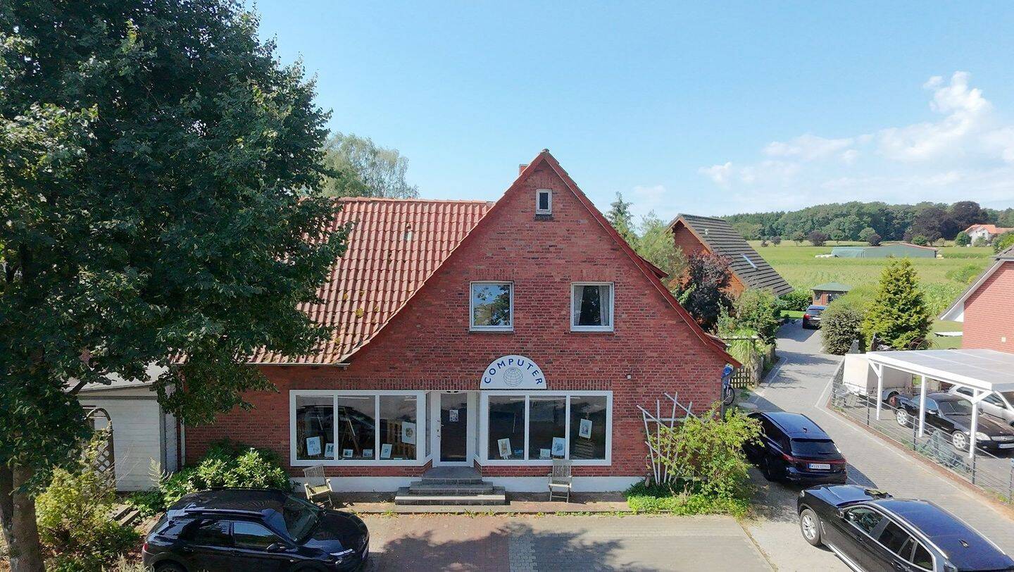 Charmantes Wohn- und Geschäftshaus: Der Verkäufer bleibt als Mieter!, 21256 Handeloh