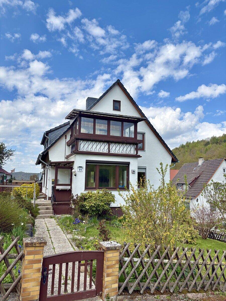 Ein Haus für eine Familie – ein Paar oder 2 Generationen – alles ist möglich.  Mit Renovierungsbedarf- der sich aber sicher lohnt, 34346 Hann. Münden
