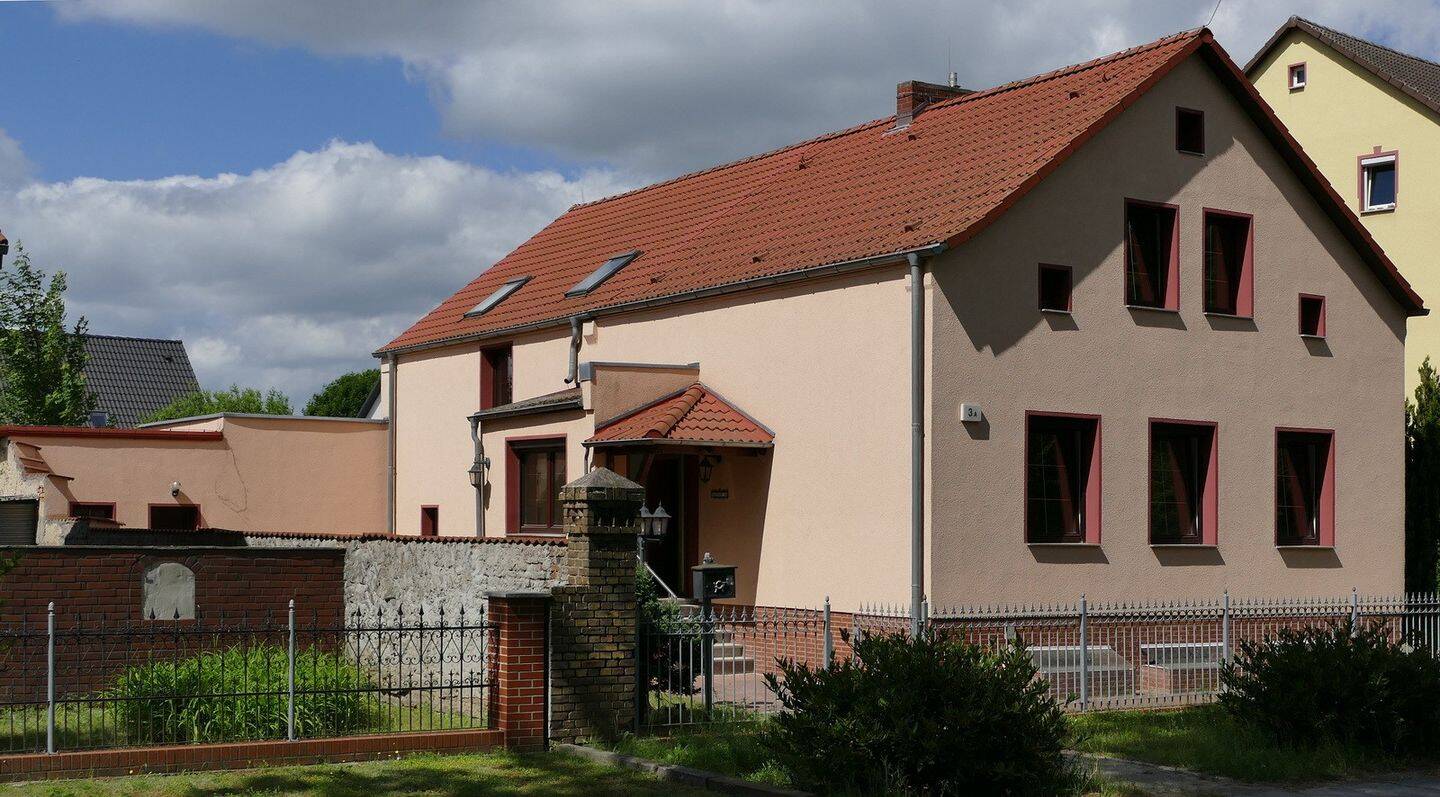 Provisionsfrei für Erwerber: Dahlewitz, freistehend mit interessantem Nebengelass und Garage, 15827 Blankenfelde-Mahlow