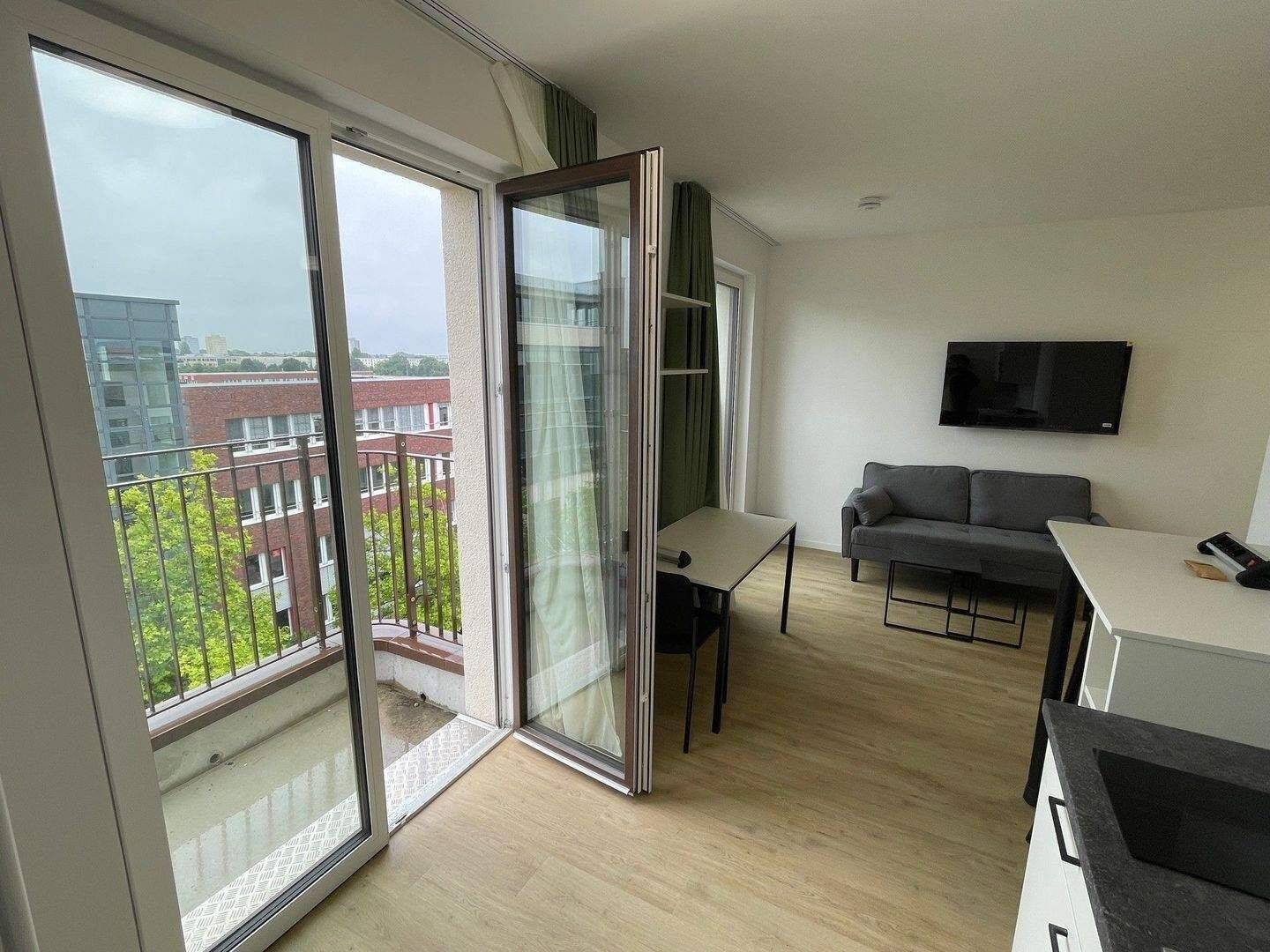 WG-geeignetes möbliertes City-Apartment mit ALL-IN-Miete und Balkon, 14482 Potsdam (Babelsberg Nord Babelsberg Süd Klein Glienicke)