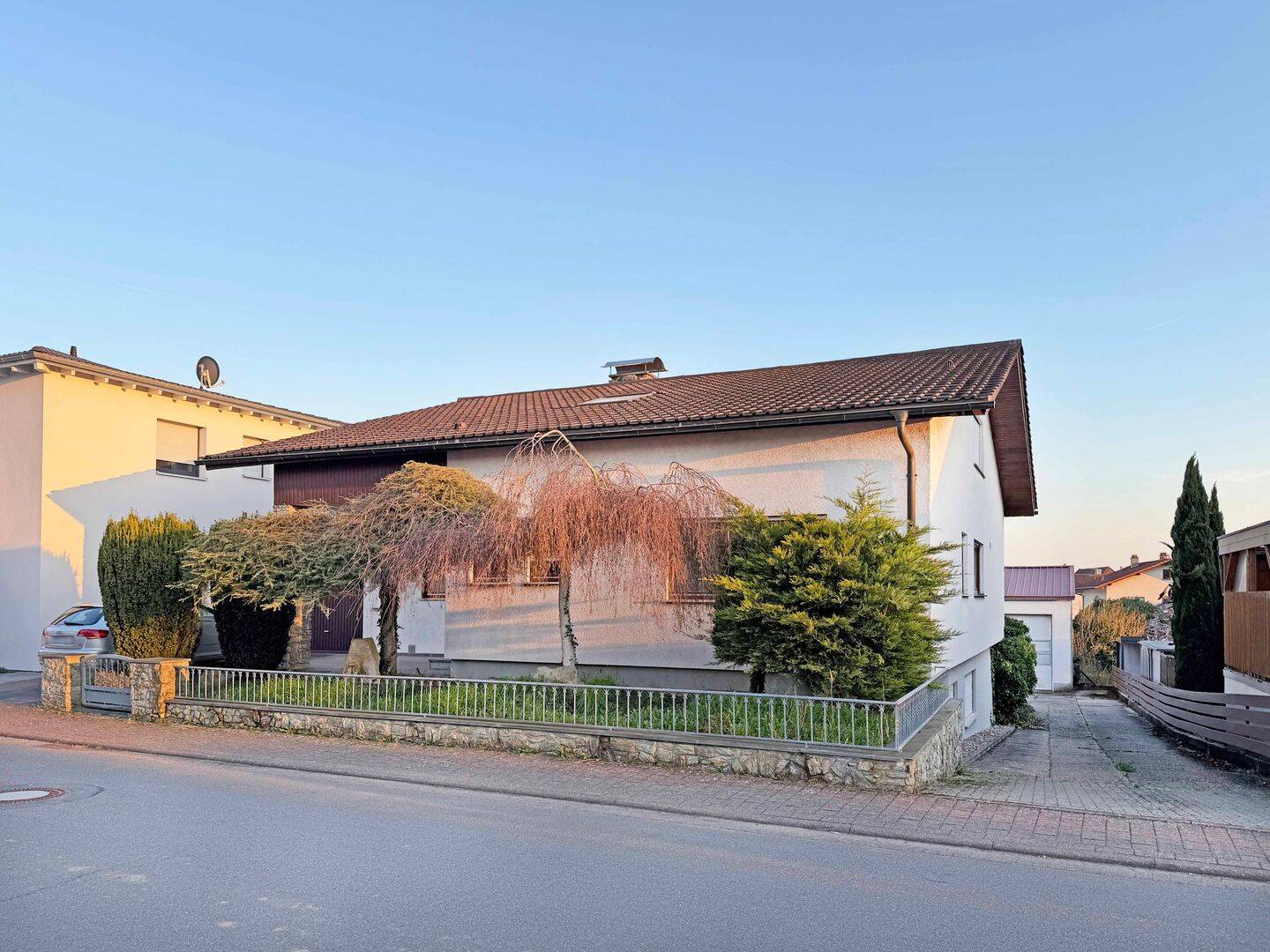 Großzügiges, repräsentatives, freistehendes EFH in zentraler Lage von Mühlhausen-Rettigheim, 69242 Mühlhausen
