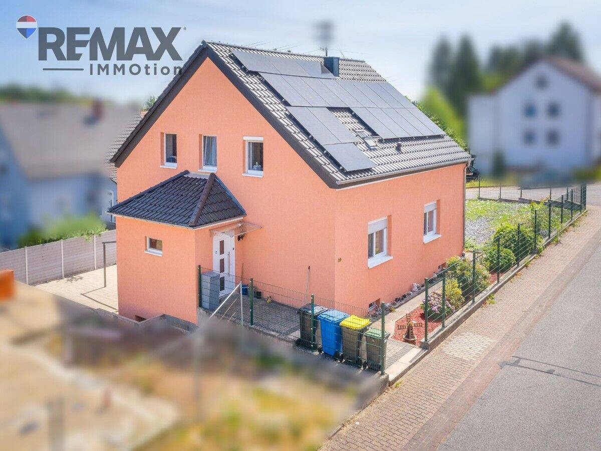 Gepflegtes Einfamilienhaus mit Doppelgarage & großer Terrasse –  in ruhiger Wohnlage von Orscholz, 66693 Mettlach