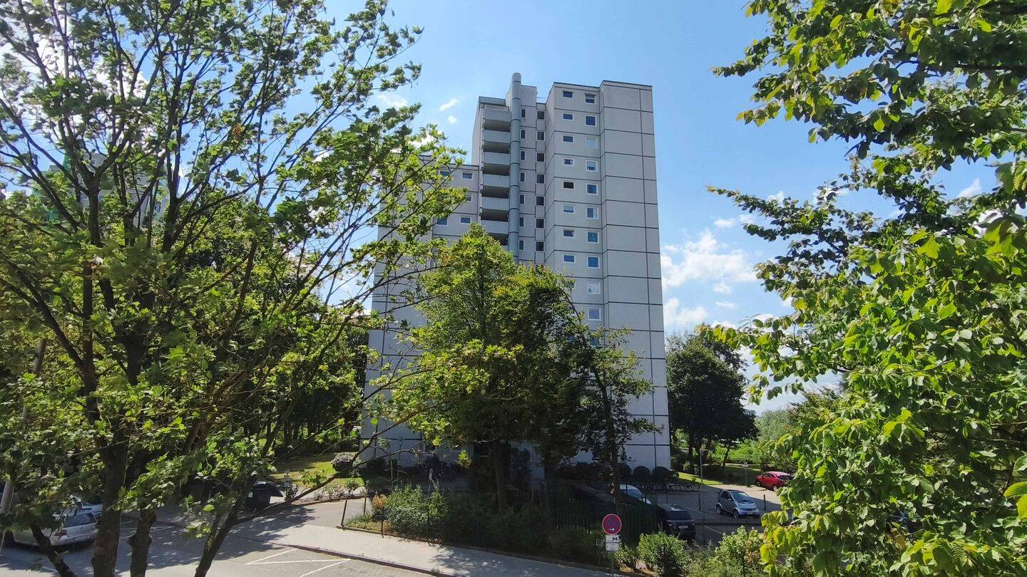 Gepflegte 1-Zimmer-Eigentumswohnung mit Loggia und Weitblick im 13. Obergeschoss, 25436 Uetersen