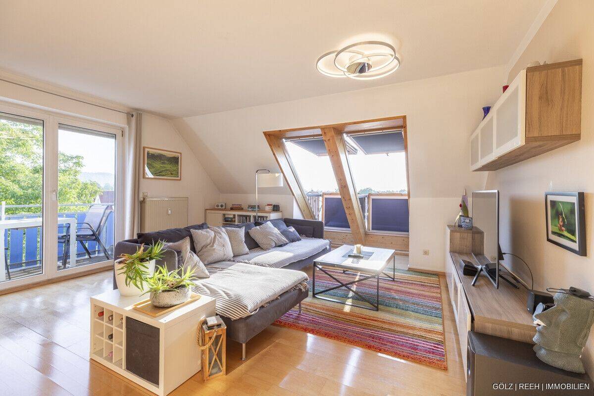 Traumhafte Aussichten im neuen Zuhause! 2,5 Zi. DG-Wohnung in Bad Boll zu verkaufen, 73087 Bad Boll