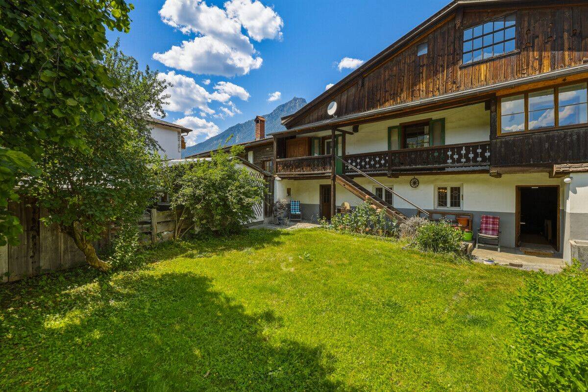 Einfamilienhaus mit Ladeneinheit im Zentrum von Garmisch, 82467 Garmisch-Partenkirchen