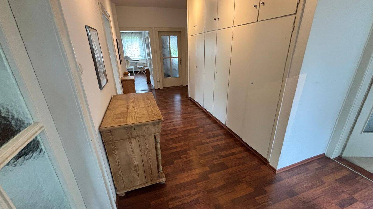 Große 4-Zimmer-Wohnung mit Dachterrasse in Erlenstegen, 90491 Nürnberg