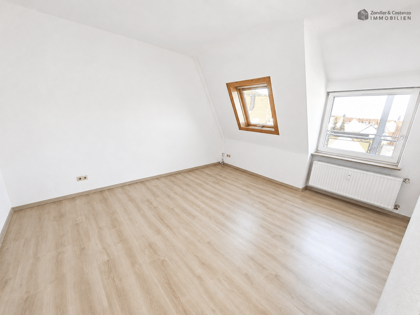 S-WANGEN: Tolle 4-Zimmerwohnung * ca. 88 qm * TL-Bad + sep. WC * tolle Aussicht * EBK * ab sofort!, 70327 Stuttgart