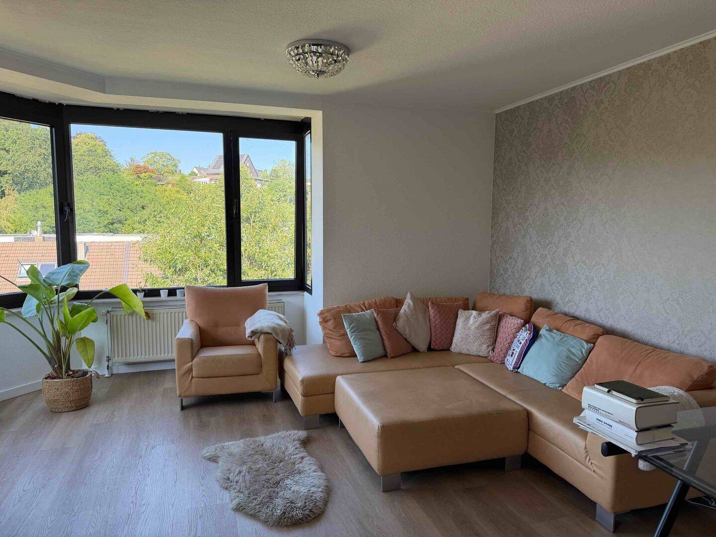 Möbilierte 2 Zimmer Wohnung in Unterbach!Sonnenbalkon! Aufzug! TG-Stellplatz! Naturerholungsgebiet!, 40627 Düsseldorf (Gerresheim Unterbach Vennhausen)