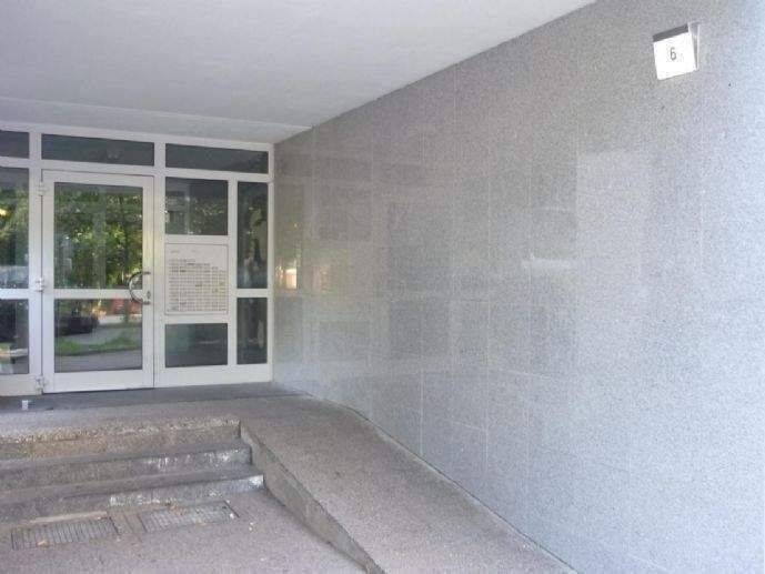Uetersen Zentrum 2,5 Zimmer + Küche, Wannenbad, Balkon, Aufzug, Stellplatz, 25436 Uetersen