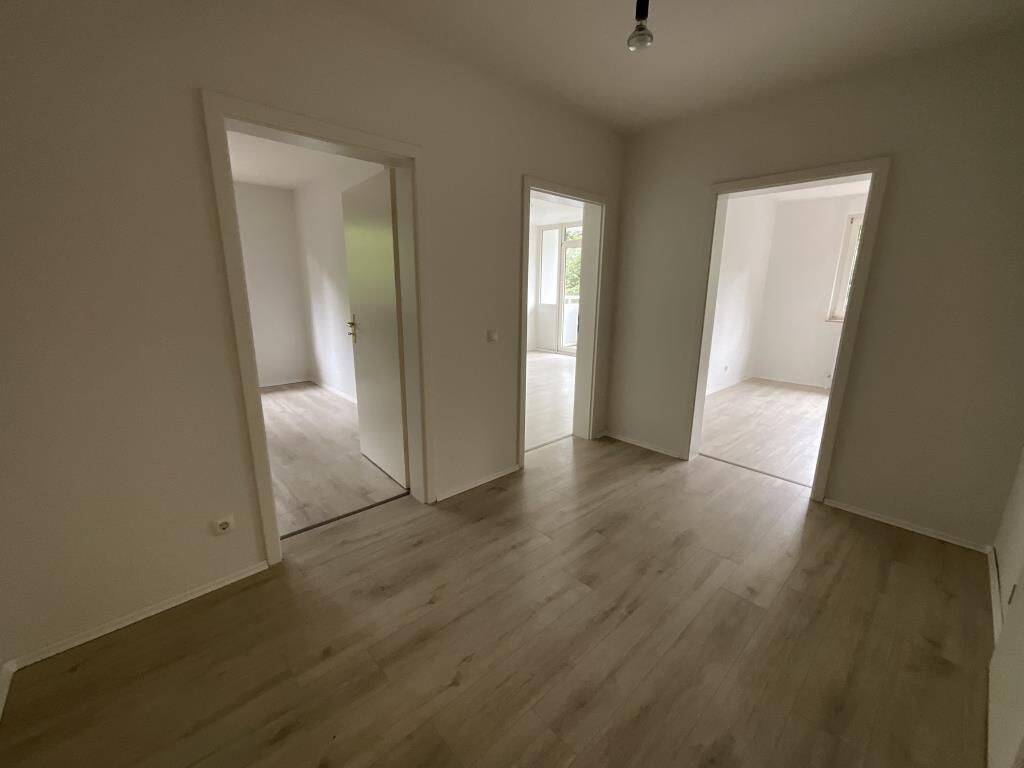 2-Zimmerwohnung mit Laminat und schönem Bad! Melden Sie sich!, 42549 Velbert