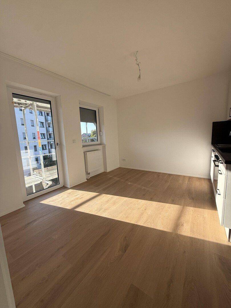 Erstbezug Kernsaniert | Helle 2-Zimmer Wohnung mit Balkon in München-Giesing, 81549 München (Obergiesing Ramersdorf-Perlach Untergiesing-Harlaching)