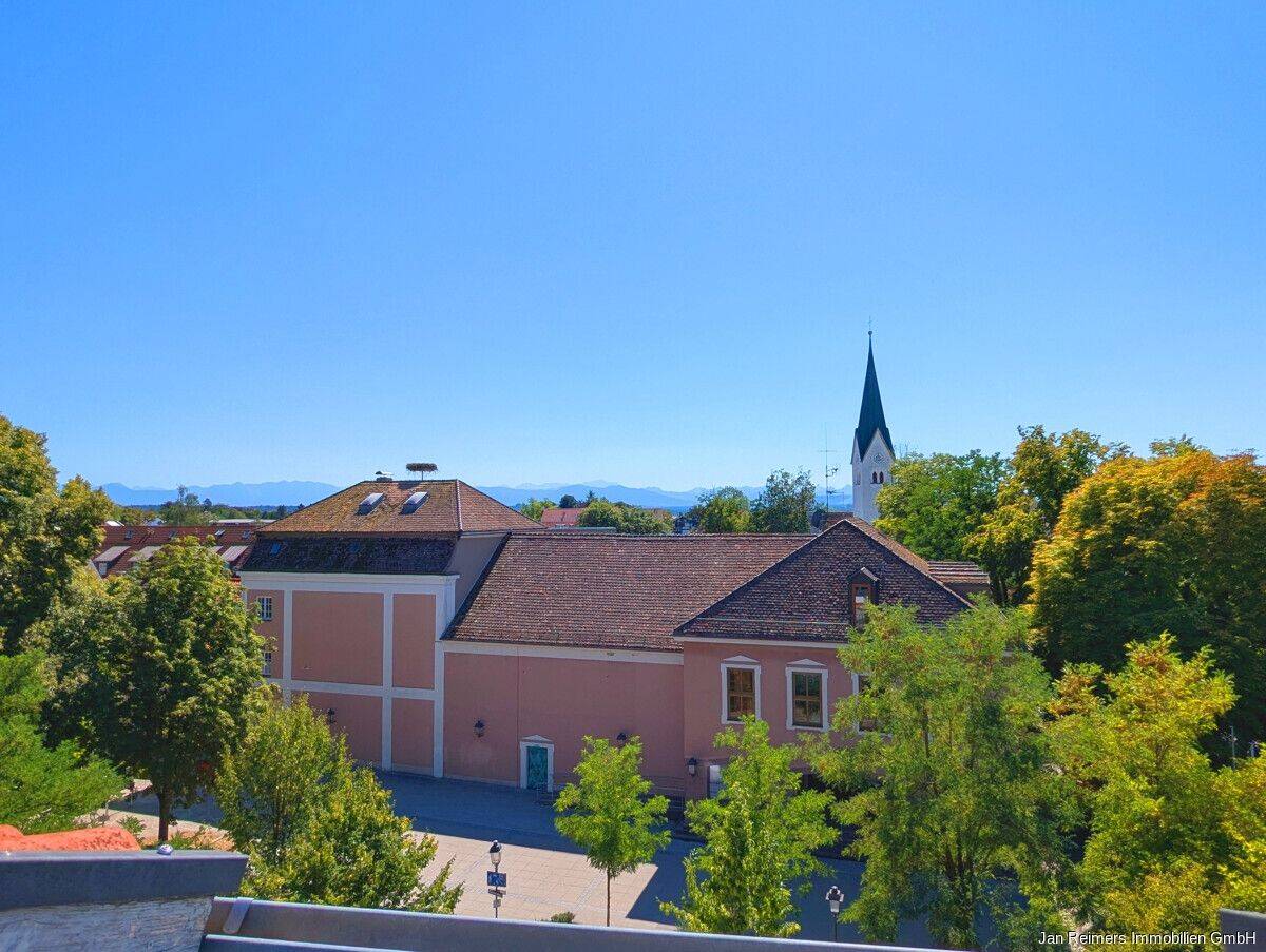 MIT BLICK ÜBER DIE ALTSTADT – GROSSZÜGIG, MIT DACHTERRASSE & GROSSEN DACHFLÄCHENFENSTERN, 82362 Weilheim i. OB