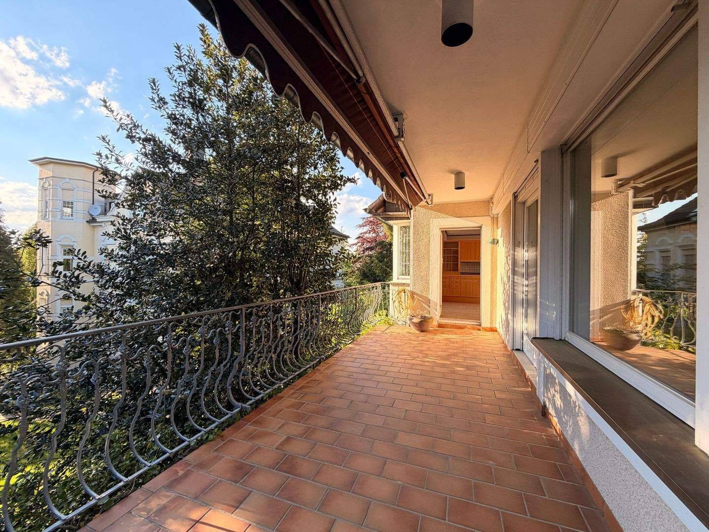 Einfamilienhaus mit sehr viel PLatz,  mit ca. 150 m² Wohnfläche und 70 m²  Wohn-Nutzfläche, Sauna, Dachterrasse & Grotte, 58511 Lüdenscheid
