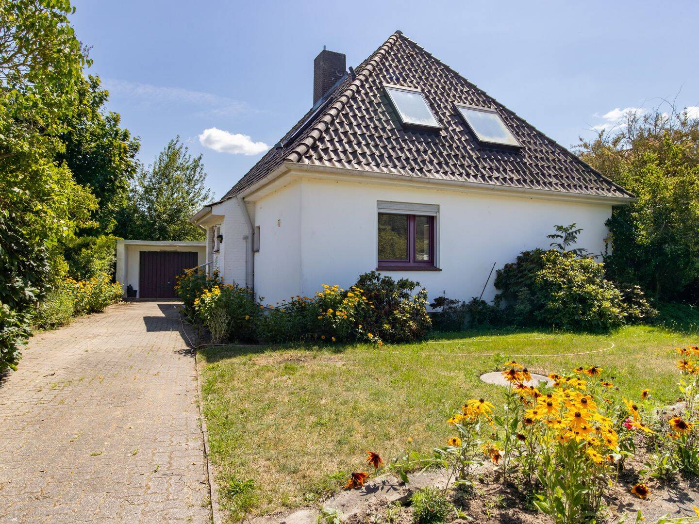 Einfamilienhaus mit großzügigem Grundstück (Erbpacht) in Lübeck-St. Jürgen, 23562 Lübeck (Sankt Jürgen)