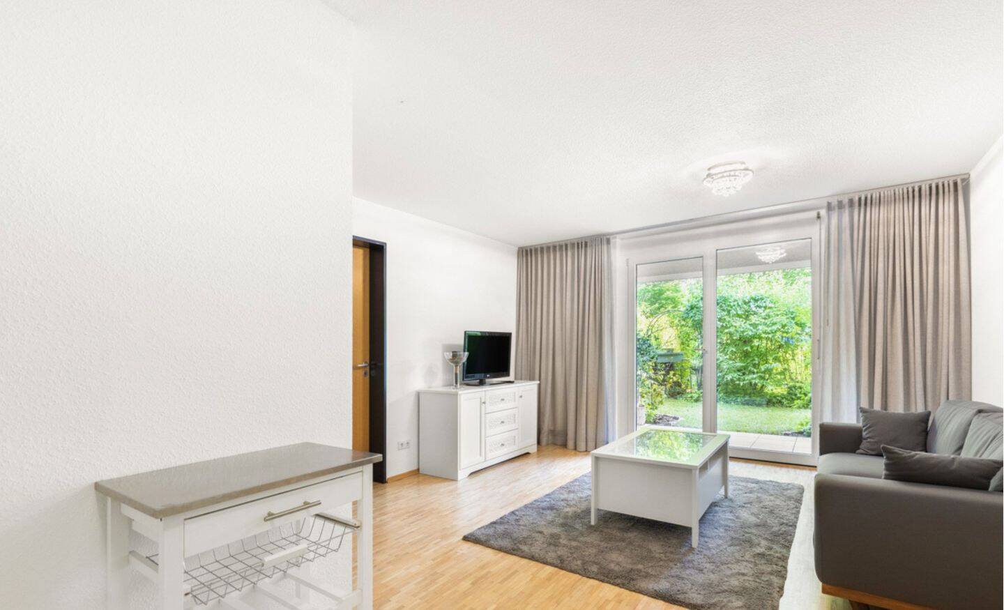 Ruhige möblierte 2-Zimmer-Gartenwohnung mit Terrasse in Frankfurt Nordend-West, 60435 Frankfurt am Main