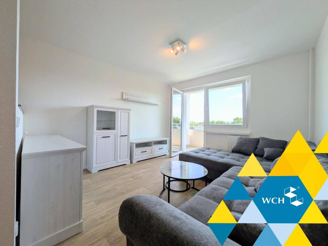 Bezugsfertige und neu möblierte 3-Zimmer-Wohnung, 9120 Chemnitz (Altchemnitz Bernsdorf Helbersdorf Kapellenberg)