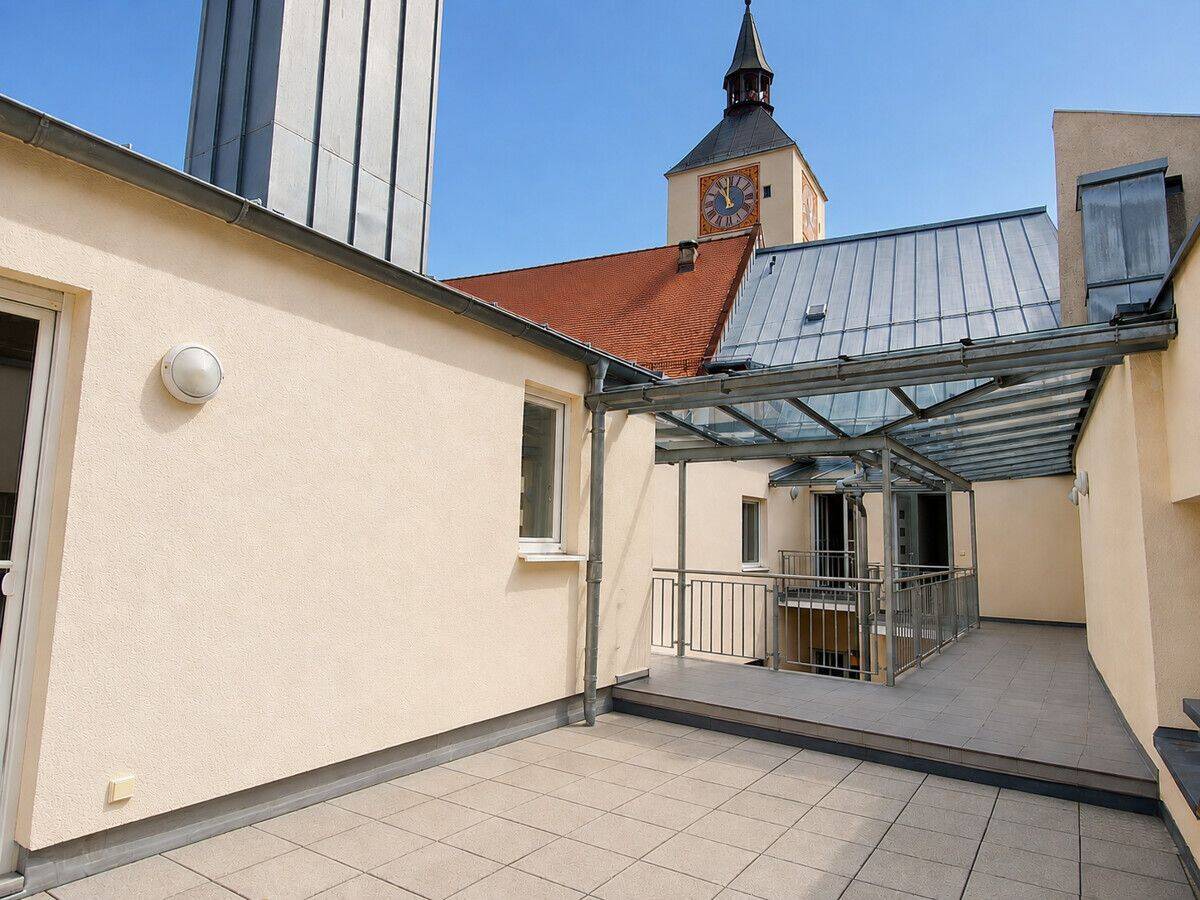 Deggendorf Stadtzentrum: Große 2-Zi. Mietwohnung m. herrlicher Dachterrasse, 94469 Deggendorf