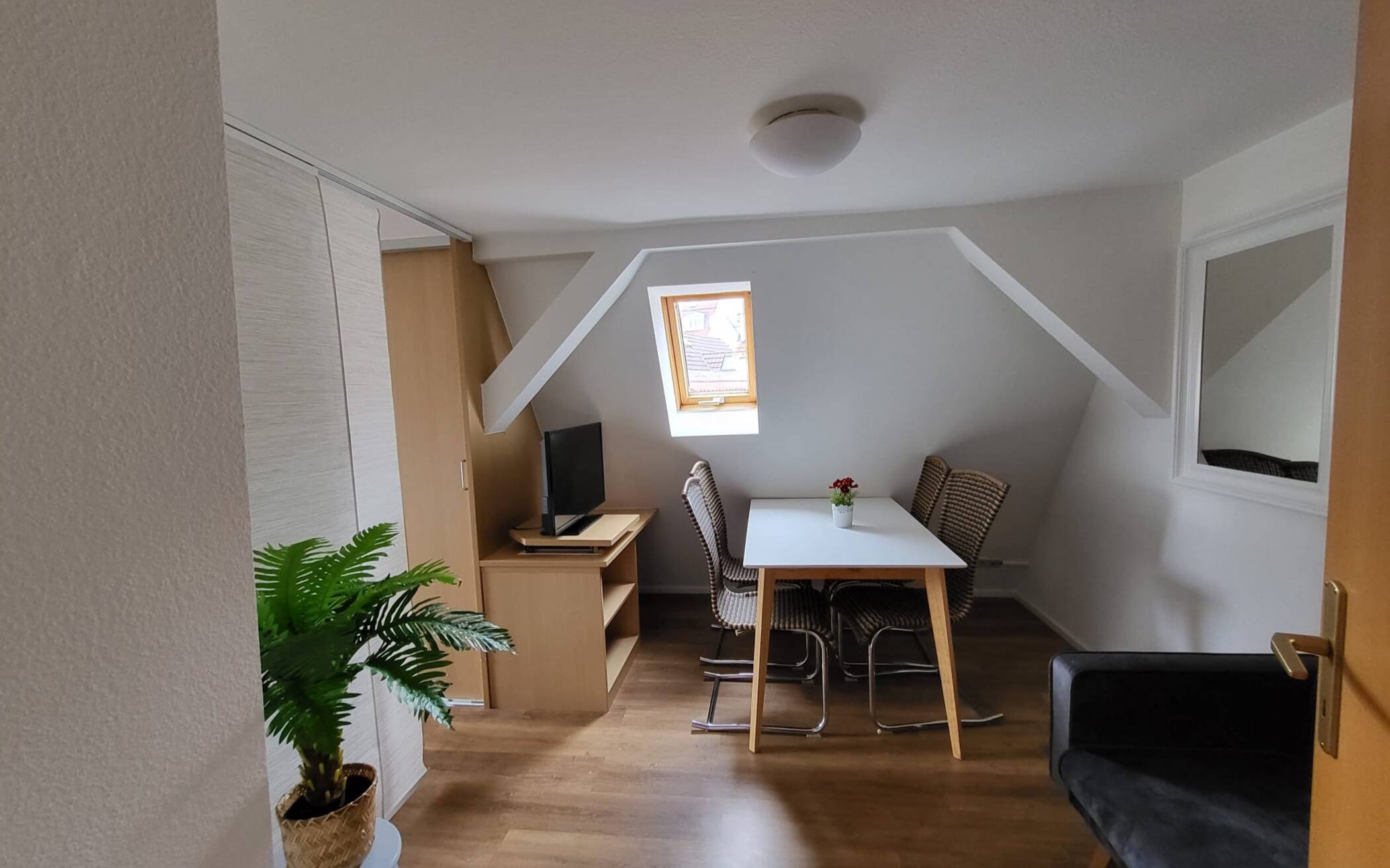 2-Zimmerwohnung Zentrum Stuttgart Wohnen auf Zeit ab 1 Monat, 70182 Stuttgart (Mitte)
