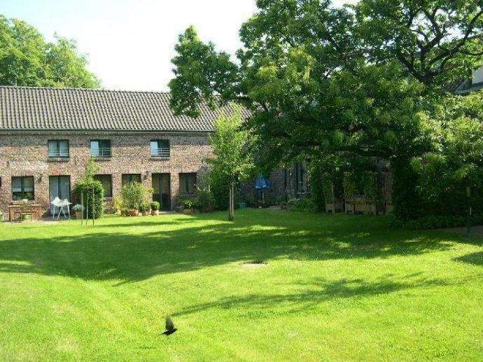 STILVOLL WOHNEN IN DENKMALGESCHÜTZTER HOFANLAGE, 41464 Neuss