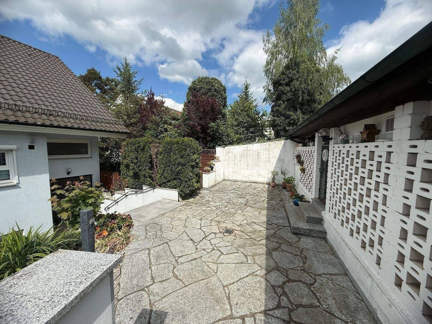 Wohlfühlen im Grünen | Schöne 3-Zimmer-Wohnung mit Terrasse und Gartenanteil, 90579 Langenzenn