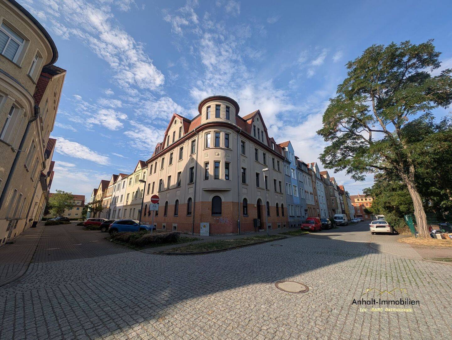 Perfekt geschnitten: 2-Raum-Wohnung mit Balkon & Wannen-/Duschbad, 6749 Bitterfeld-Wolfen