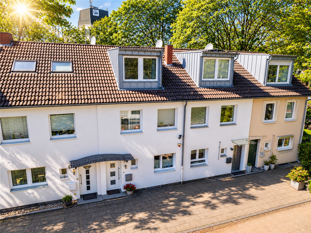 Sonne, Platz & Wohnkomfort – kernsaniertes Zuhause mit Westterrasse, 50858 Köln (Lindenthal Junkersdorf Weiden)