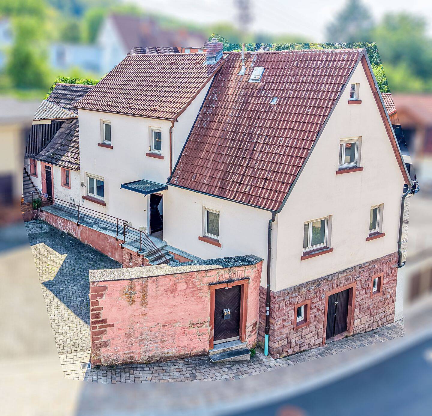 Älteres EFH in Karlstadt – OT z.vk., ca. 116 m² Wfl, mit Garten und historischem Gewölbekeller, 97753 Karlstadt