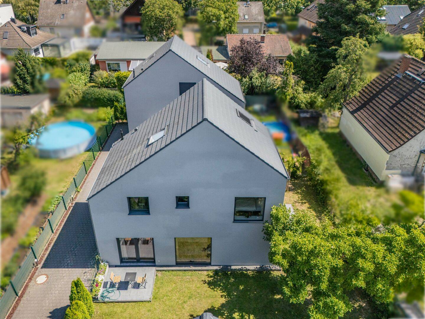 Stilvolles Einfamilienhaus mit ausgebautem Dachgeschoss und hochwertiger Ausstattung, 12349 Berlin (Neukölln)