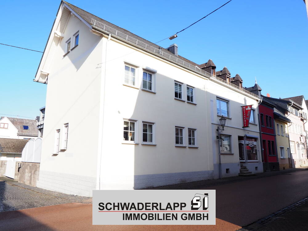 Gepflegtes Wohnhaus mit Nebengebäude in zentraler Lage, 56249 Herschbach